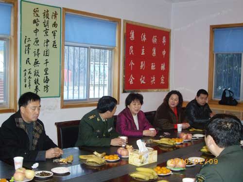 公司参加协会慰问团走访慰问平邑驻军某部官兵