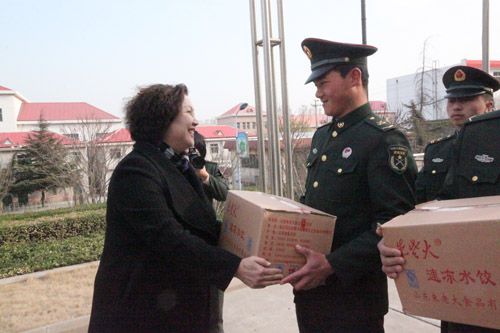 朱呈镕慰问济南军区部队