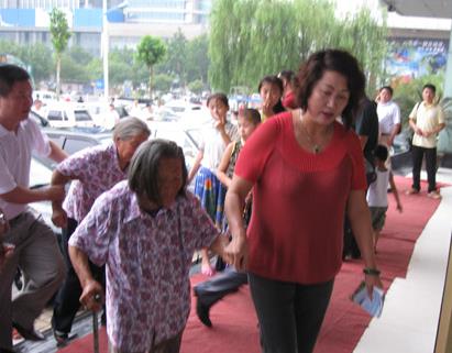 朱呈镕：把红嫂精神代代相传