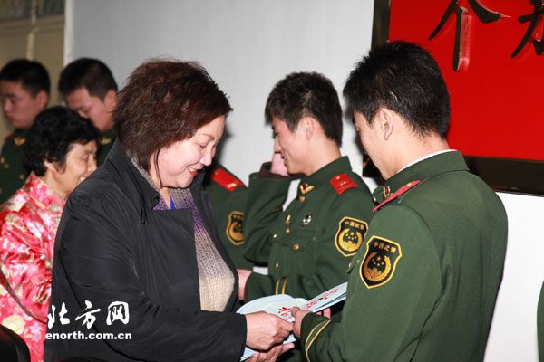 朱呈镕赴天津慰问武警医学院附属医院医护人员