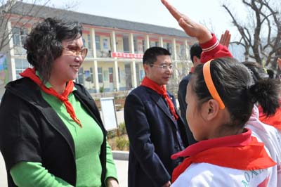 朱呈镕爱心资助沂南县马牧池贫困学子