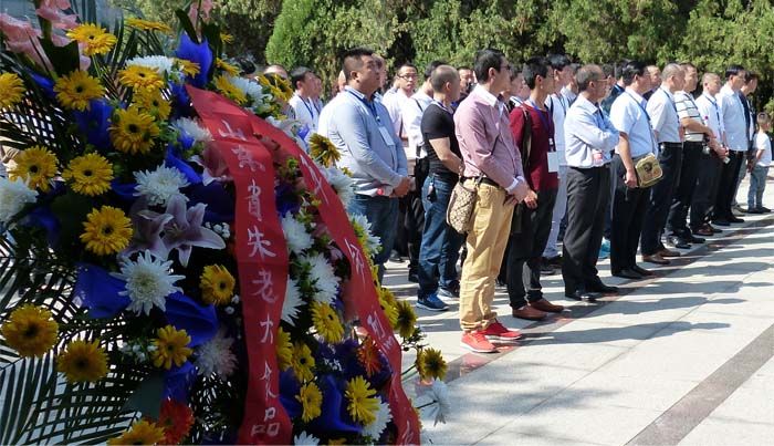 热烈祝贺朱老大公司全国经销商代表座谈会圆满成功！