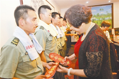 “沂蒙新红嫂”进军营