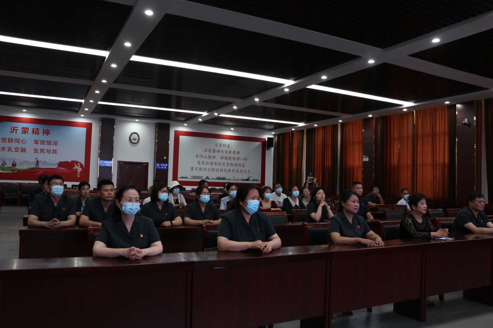 临沂市中级人民法院到红嫂文化博物馆开展“6.14”世界献血日者活动