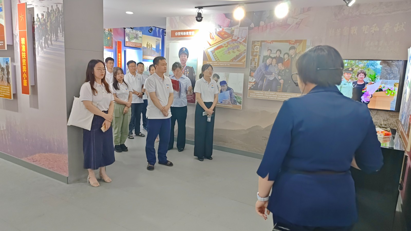 7月4日下午，甘李药业一行人到红嫂文化博物馆参观学习