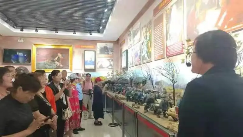 临报集团中老年记者团一行走进朱老大红色展馆举行采风活动